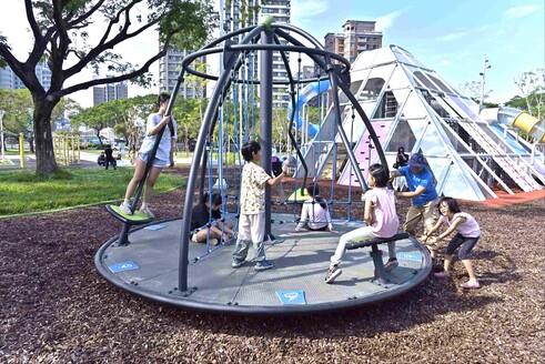 金質獎-最佳規劃設計類-楠梓區藍田公園遊戲場設置、周邊景觀及設施改善工程