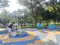 相關圖片：[圖4] 岡山本洲公二公園打造融合螺帽、齒輪圖樣的主題遊具。
